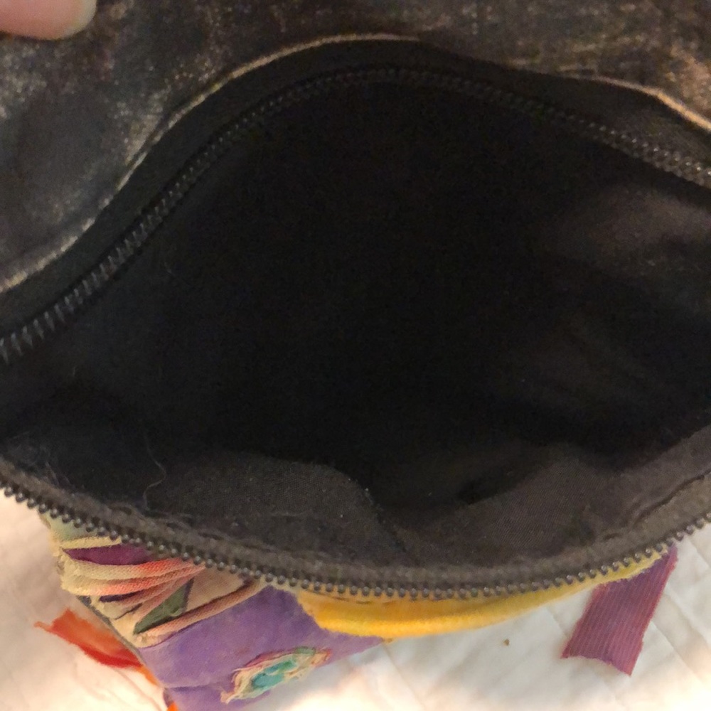 Cross Body Purse - Picture 3 of 10